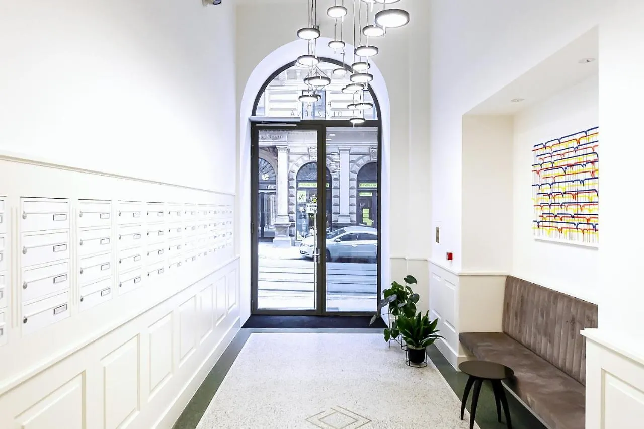 Luxury Apartments In The City Centre의 연락처